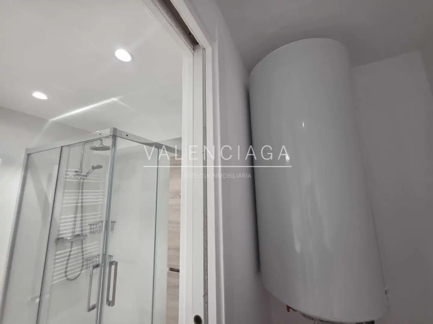Baño de Piso en venta en Lazkao con Calefacción y Amueblado