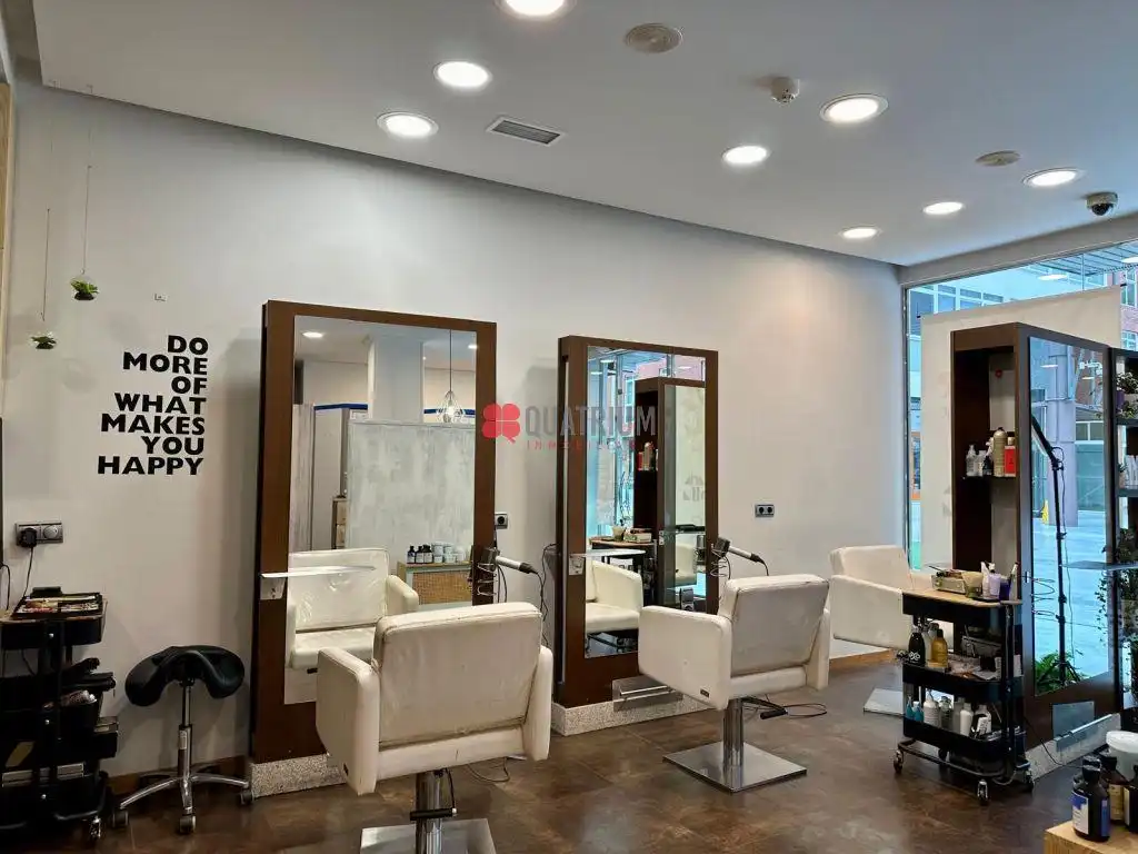 Commercial properties for sale in Santiago de Compostela   with Air Conditioner and Furnished