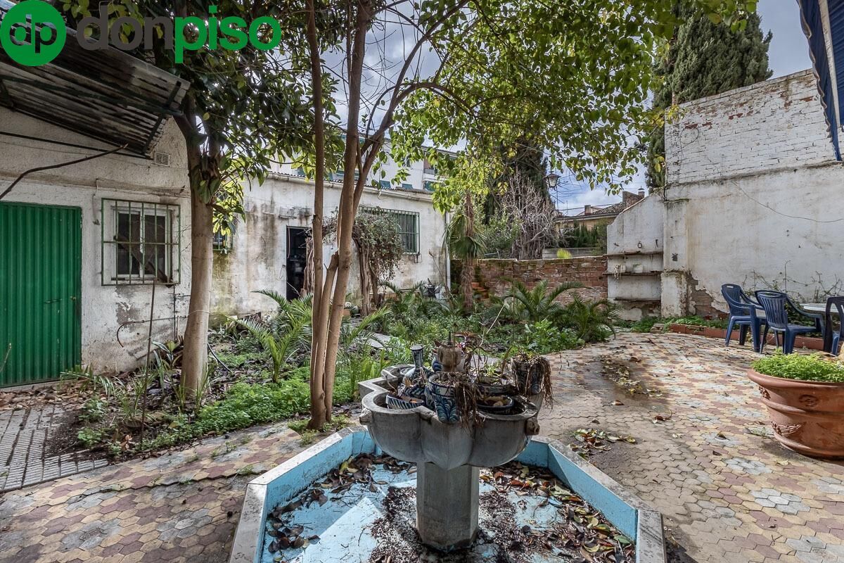 Jardín de Casa adosada en venta en  Granada Capital con Jardín privado
