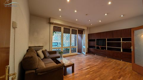 Foto 2 de Apartamento en venta en Lluis Sagnier, El Guinardó, Barcelona Capital
