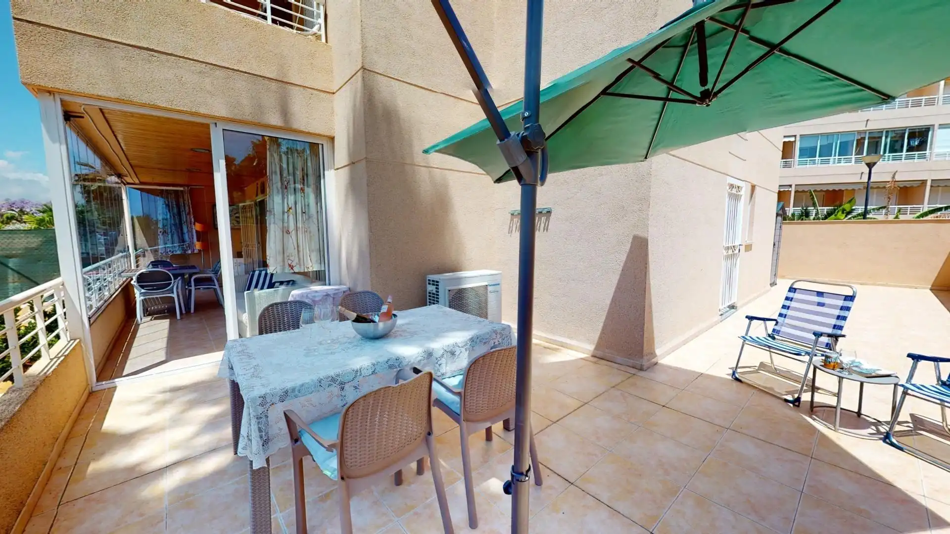 Terrasse von Wohnungen zum Verkauf in L'Alfàs del Pi mit Klimaanlage, Privatgarten und Terrasse