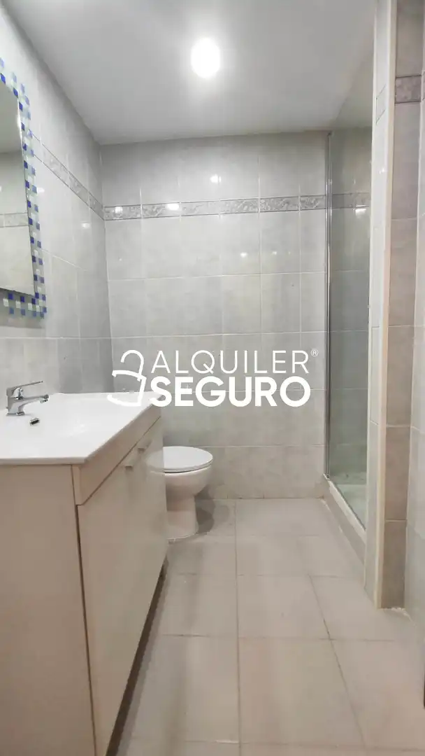 Bany de Pis de lloguer en Valencia amb Aire condicionat i Terrassa