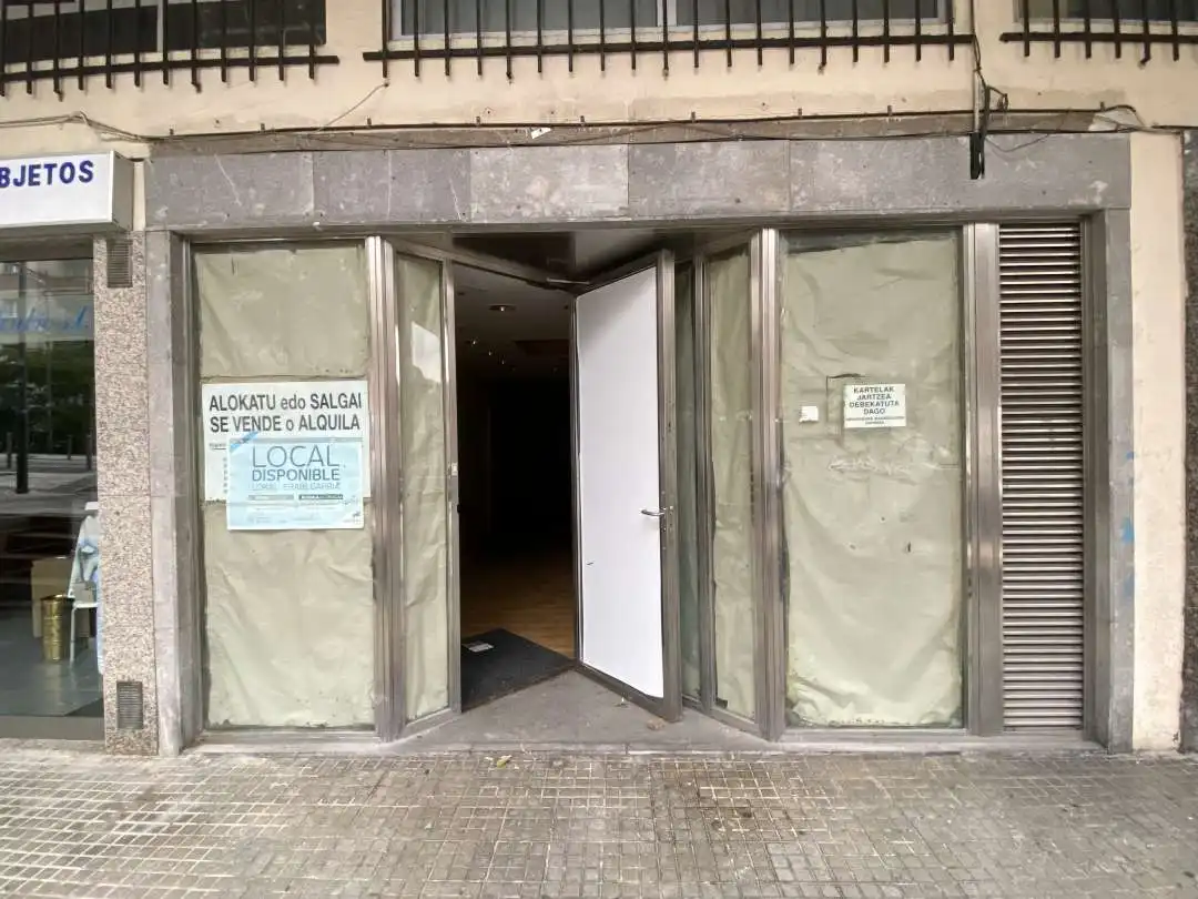 Local comercial en venda a Txirrita Bertsolaria PasealeKua, imagen 11
