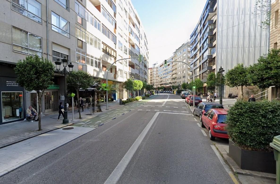 Vista exterior de Pis en venda en Vigo  amb Jardí privat