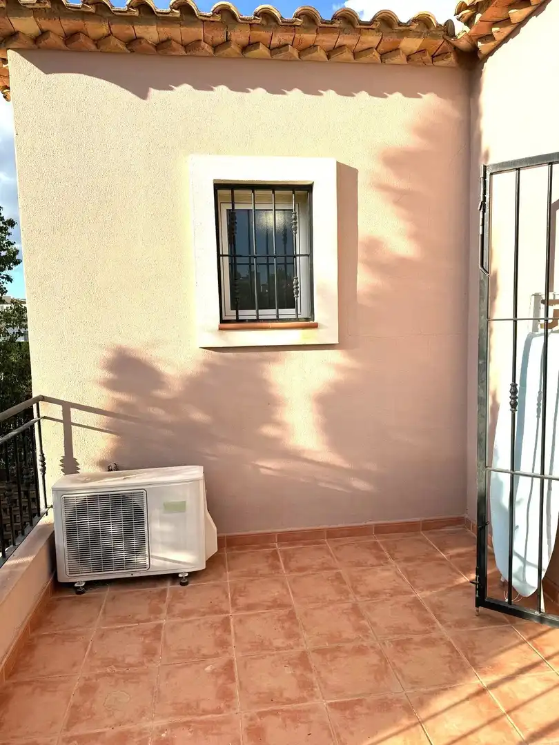 Casa o xalet de lloguer a Ressol, Bonalba - Cotoveta