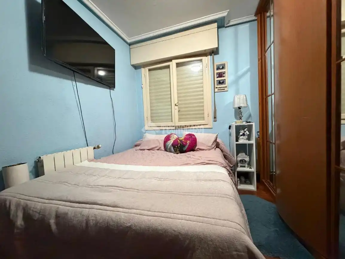 Habitación de Piso en venta en Castro-Urdiales con Amueblado y Balcón