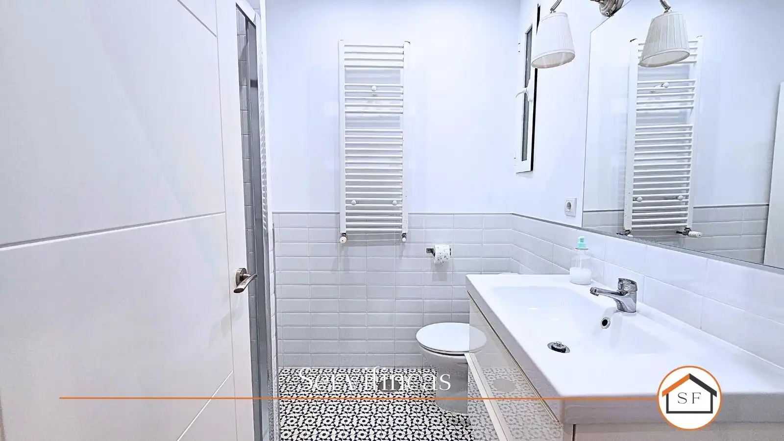 Bathroom of Flat for rent in Madrid  with Heating and Furnished