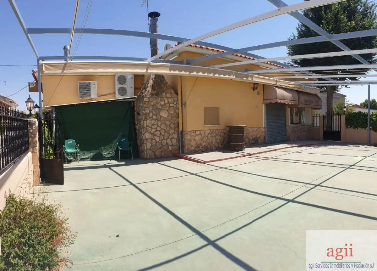 Parking of Commercial properties for sale in Dosbarrios  with Air Conditioner and Terrace