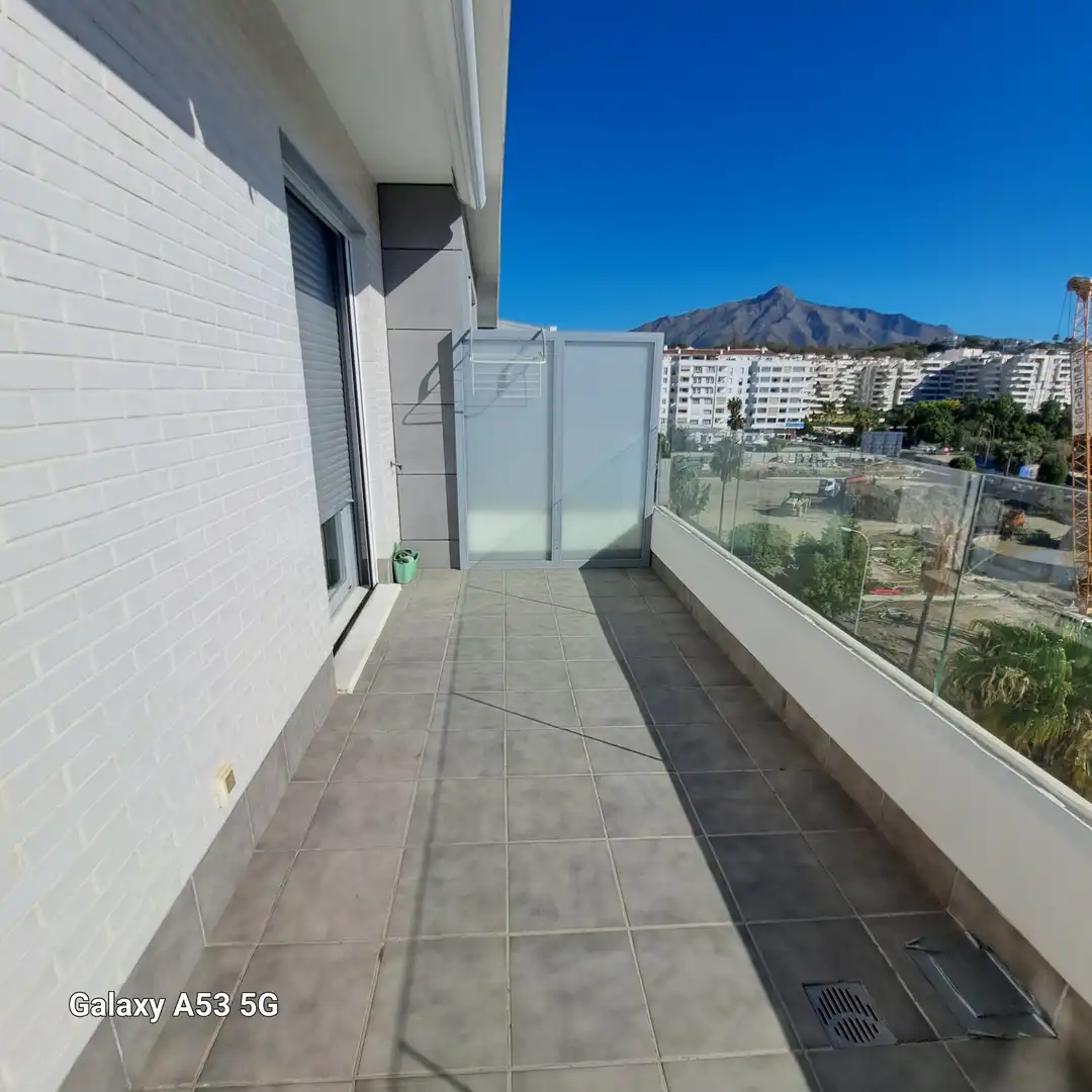 Terrassa de Pis de lloguer en Marbella amb Calefacció, Moblat i Forn