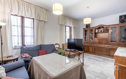 Living room of Flat for sale in  Granada Capital  with Terrace and Balcony