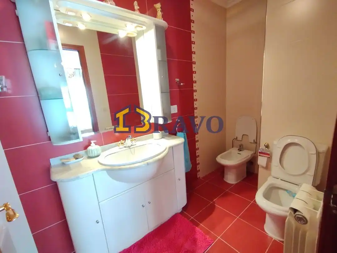 Baño de Casa adosada en venta en Medina de Pomar con Calefacción, Jardín privado y Terraza