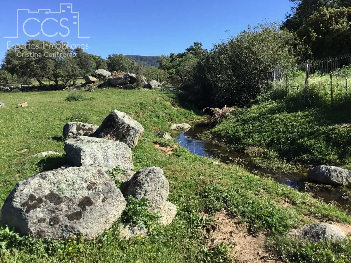 Finca rústica en venda en El Pedroso amb Traster, Piscina i Moblat