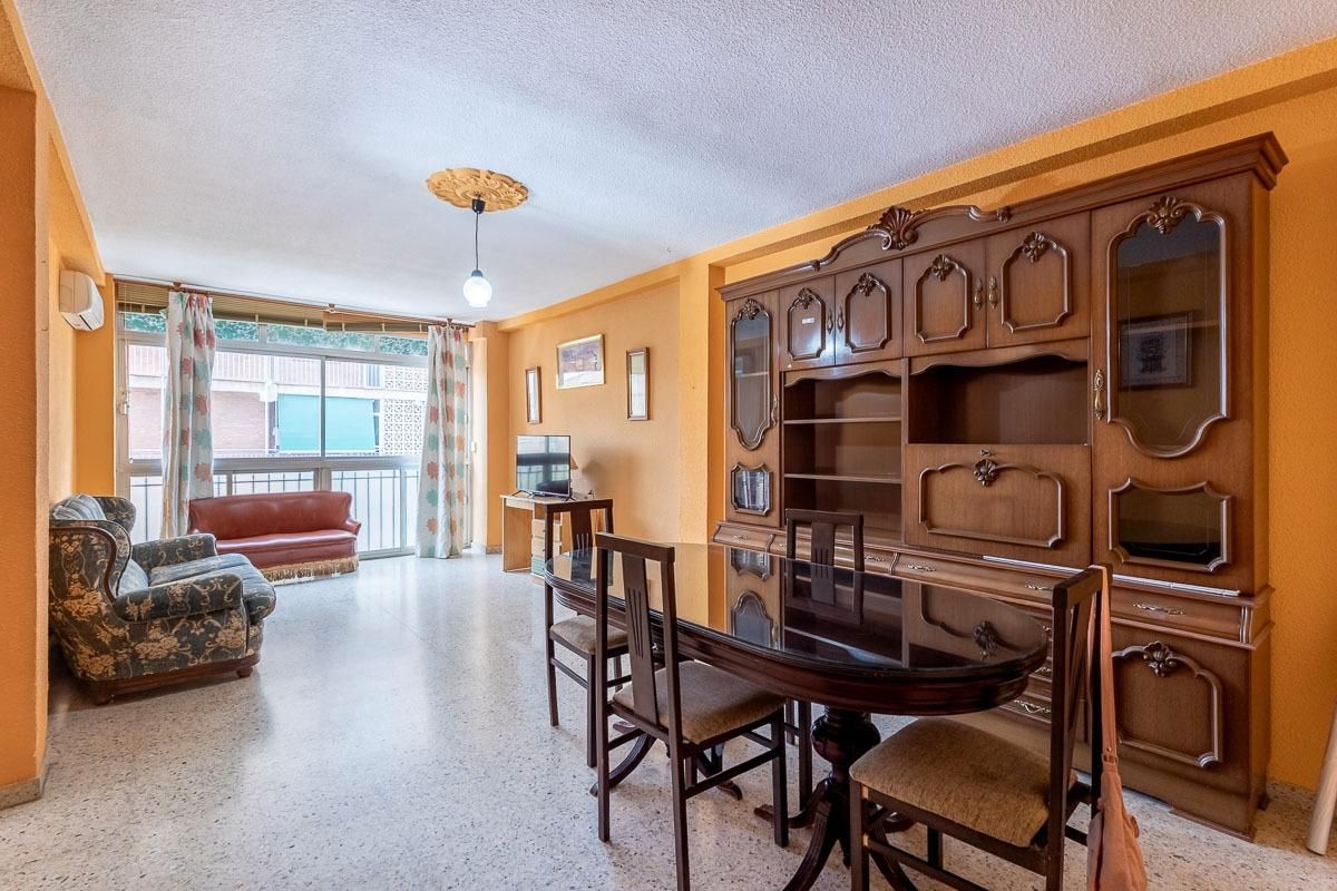 Dining room of Flat for sale in  Granada Capital  with Air Conditioner