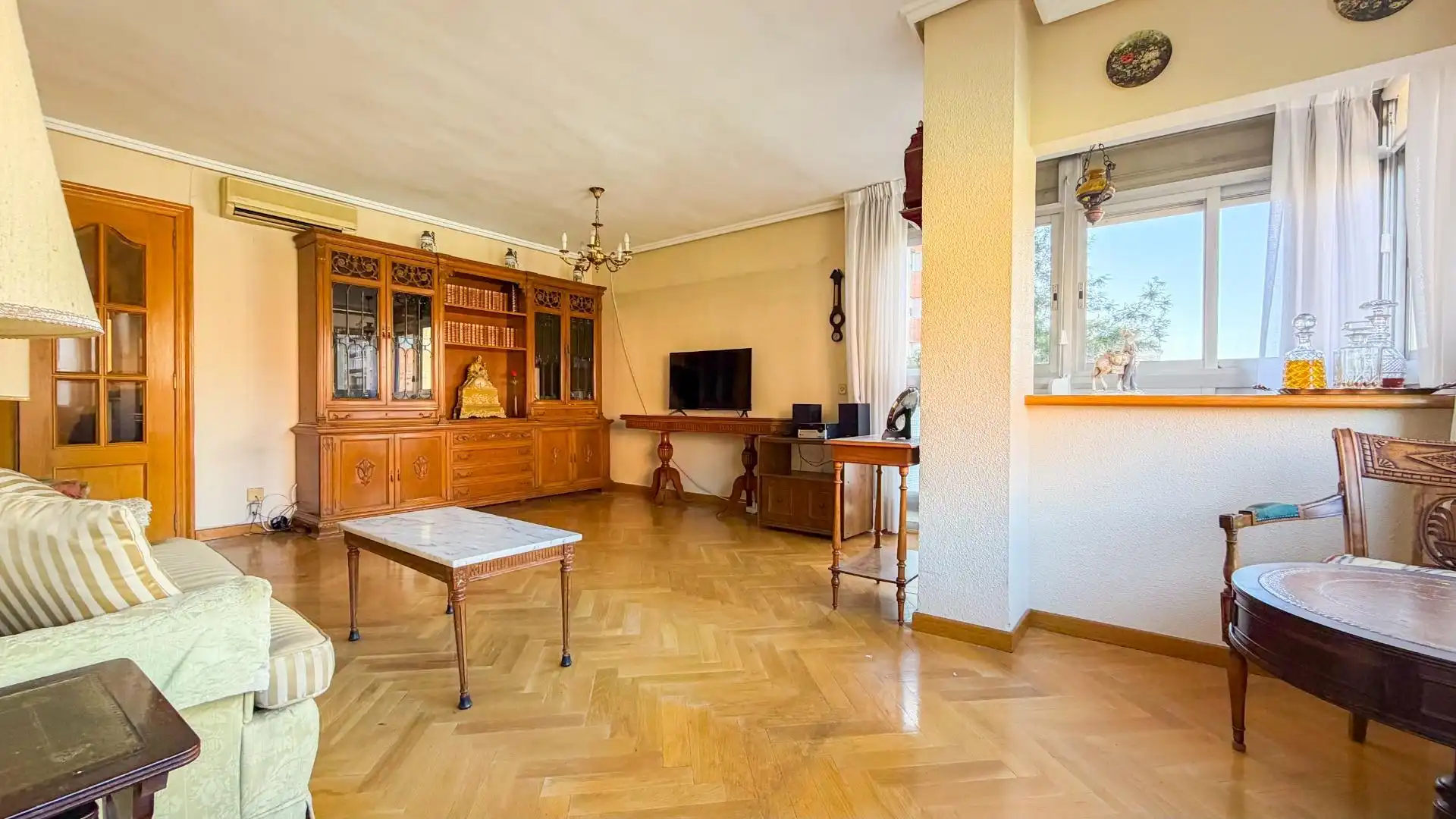 Wohnzimmer von Wohnung zum Verkauf in Valencia mit Klimaanlage, Heizung und Parkett
