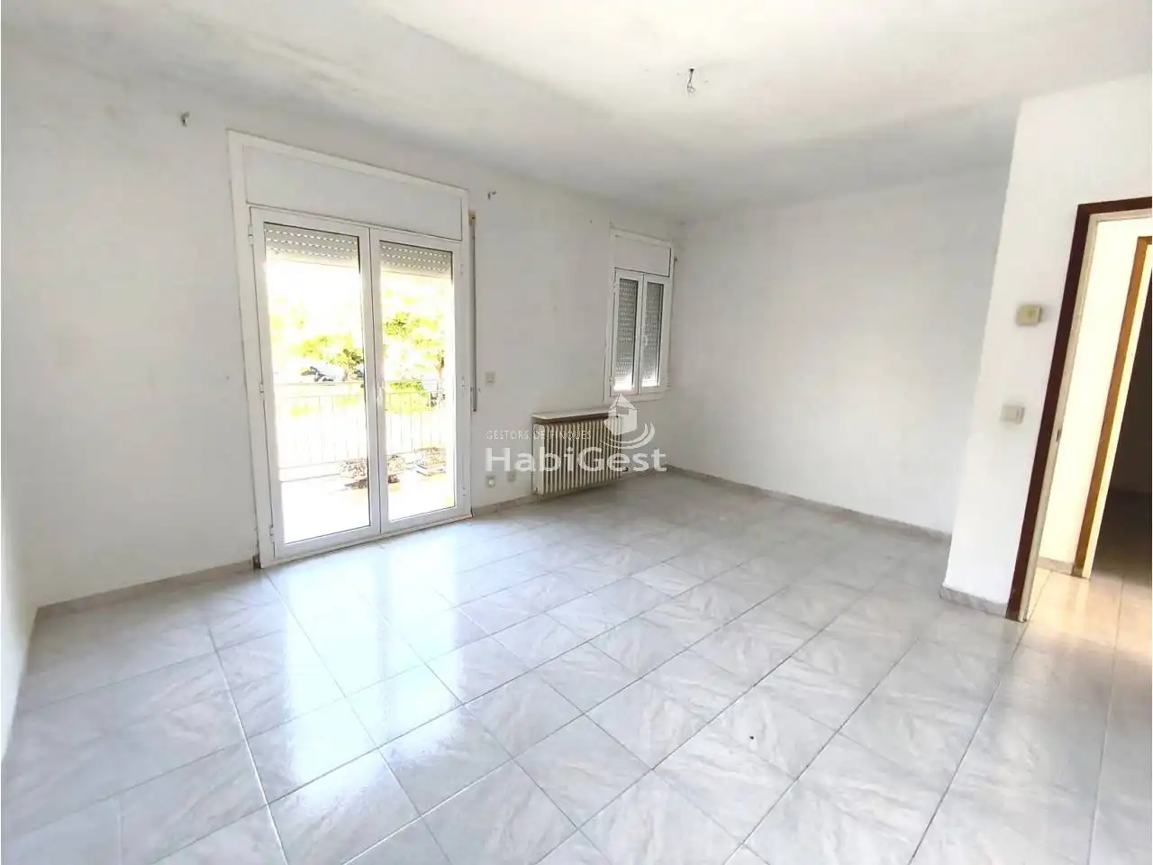 Wohnzimmer von Haus oder Chalet zum Verkauf in Medinyà mit Heizung und Terrasse