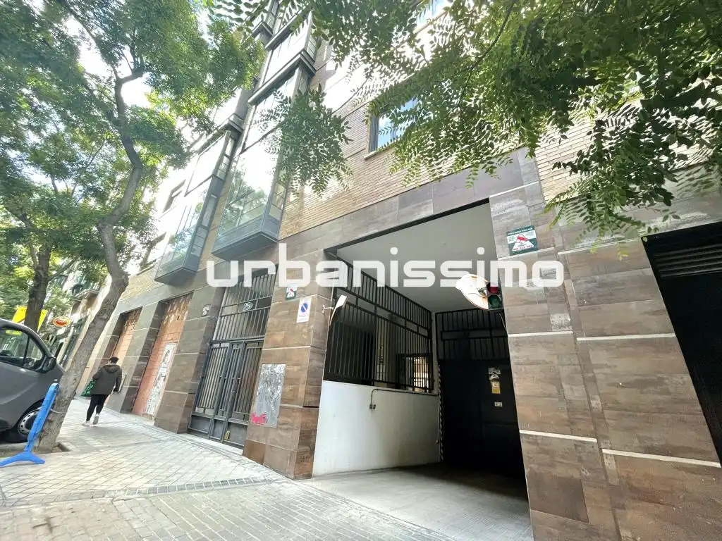 Flat for rent in Calle de Granada, Pacífico