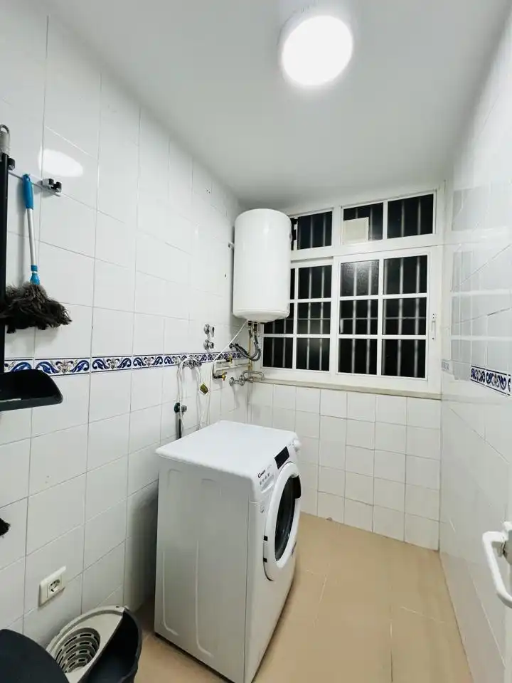 Flat for rent in De Demóstenes, El Cónsul - Ciudad Universitaria - El Romeral