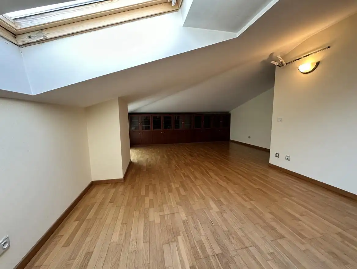 Casa adosada en venta en Sant Joan Despí con Aire acondicionado, Calefacción y Jardín privado