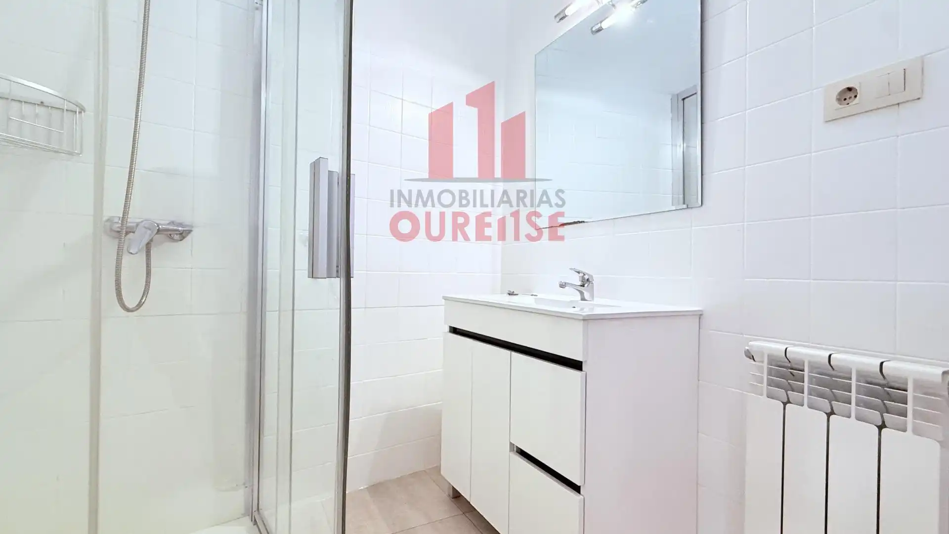 Baño de Piso de alquiler en Ourense Capital  con Calefacción
