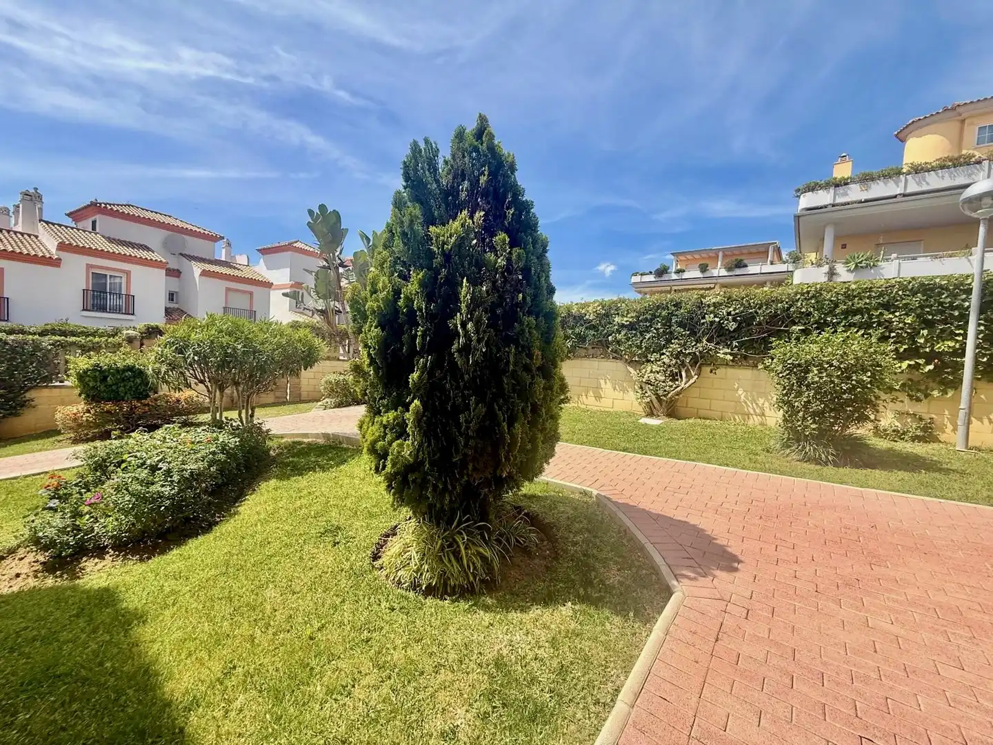 Jardín de Apartamento de alquiler en Marbella con Piscina y Piscina comunitaria
