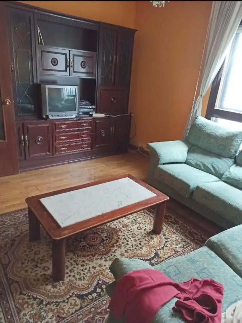 Sala d'estar de Pis en venda en Oviedo  amb Calefacció