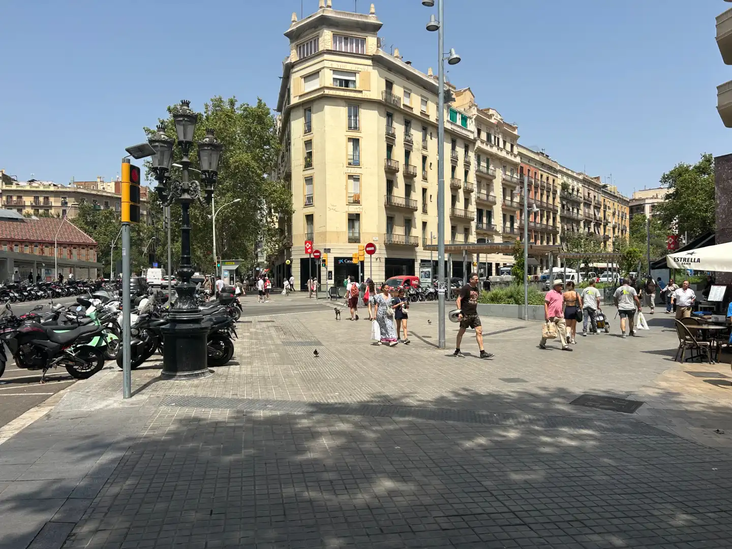 Exterior view of Flat for sale in Barcelona  with Air Conditioner, Heating and Parquet flooring