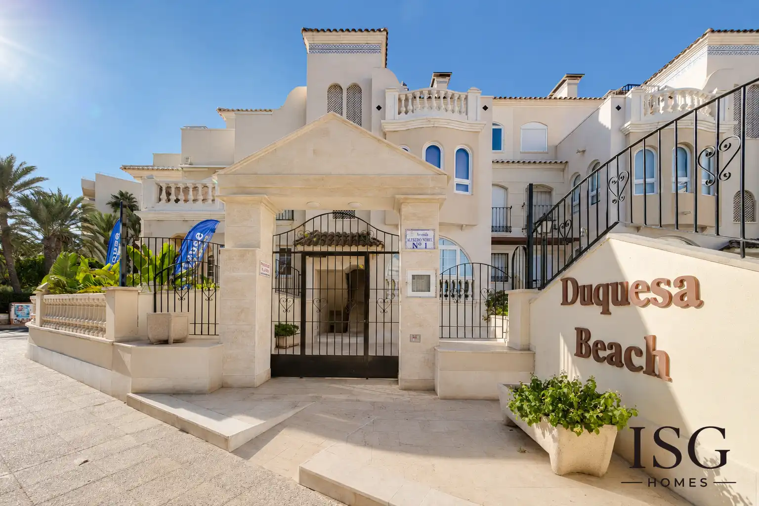 Vista exterior de Apartamento en venta en Torrevieja con Trastero, Balcón y Piscina comunitaria