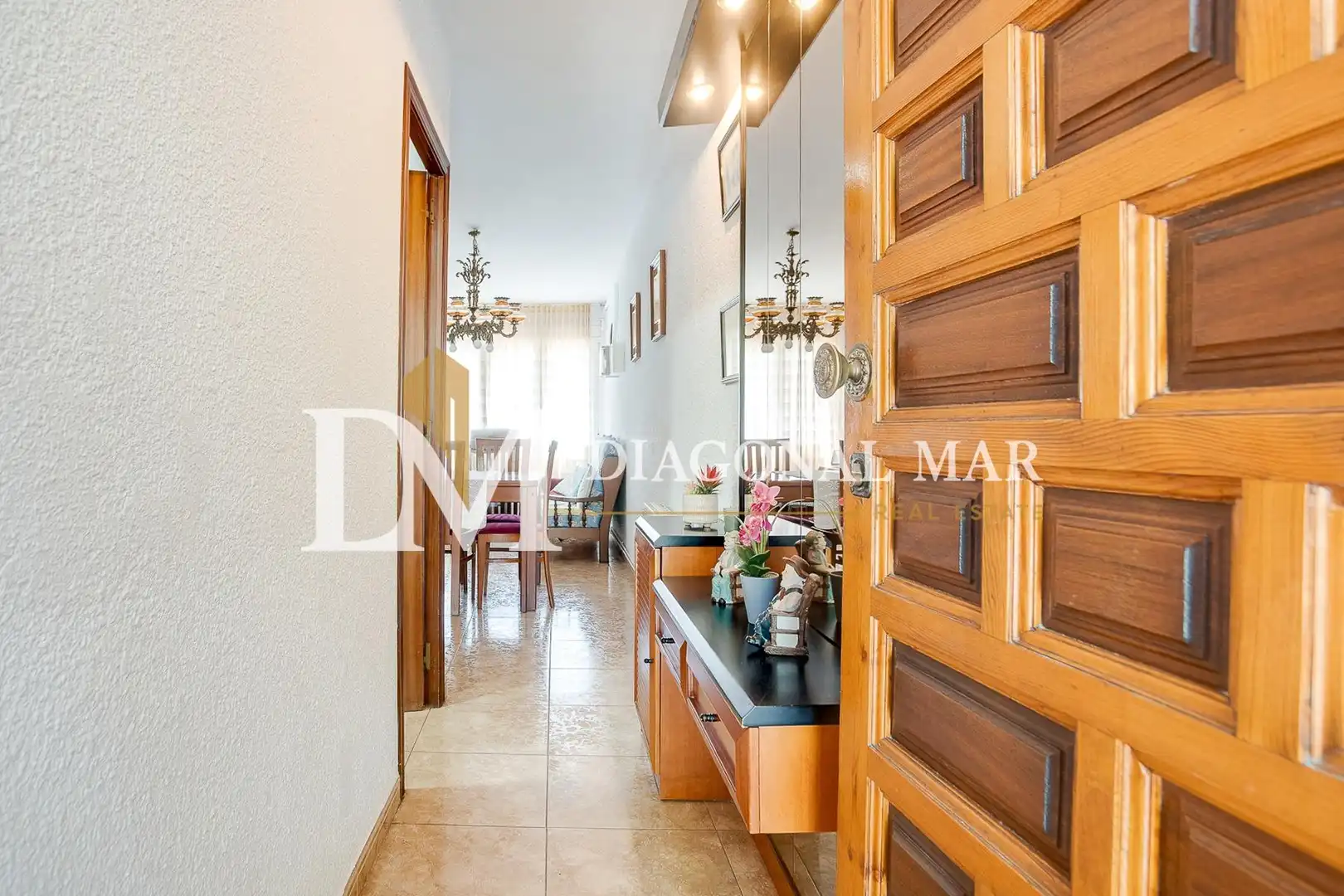 Einfamilien-Reihenhaus zum Verkauf in Barcelona mit Terrasse
