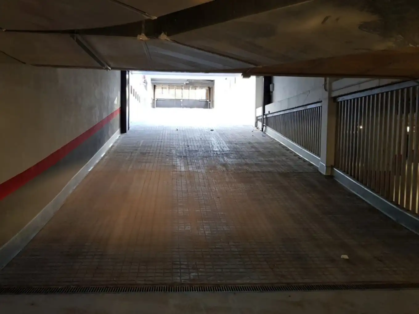 Garage zur Miete in Madrid mit Alarm