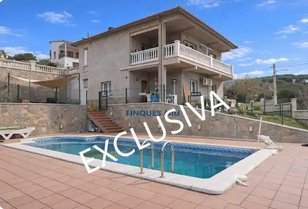 Schwimmbecken von Haus oder Chalet zum Verkauf in Maçanet de la Selva mit Heizung, Privatgarten und Schwimmbad