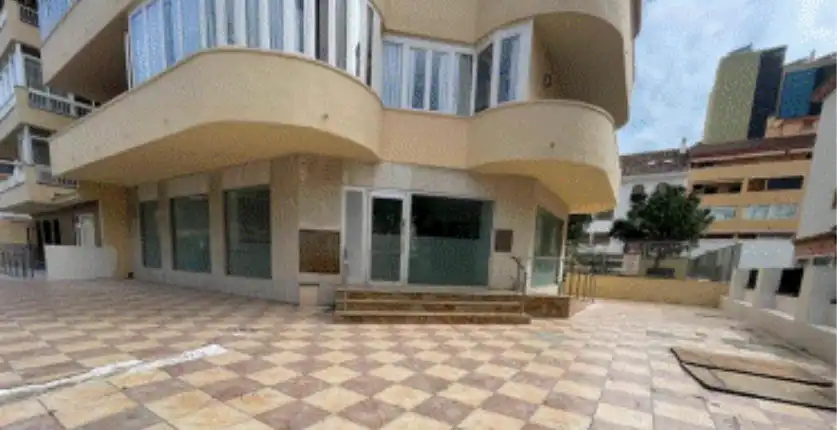 Local comercial en venda a ramon y cajal