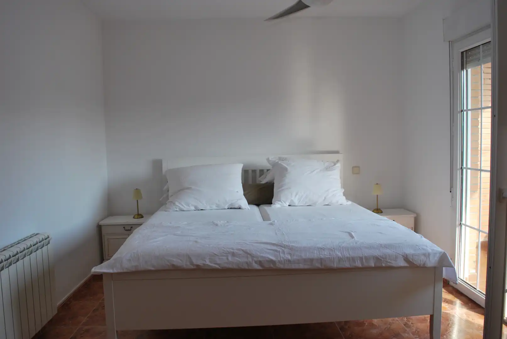 Schlafzimmer von Einfamilien-Reihenhaus zum Verkauf in Valdemorillo mit Privatgarten, Terrasse und Abstellraum