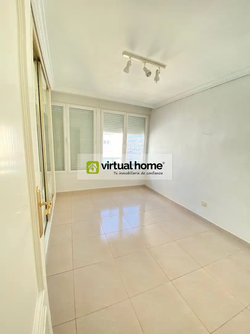 Bedroom of Flat for sale in Benidorm  with Air Conditioner, Heating and Private garden