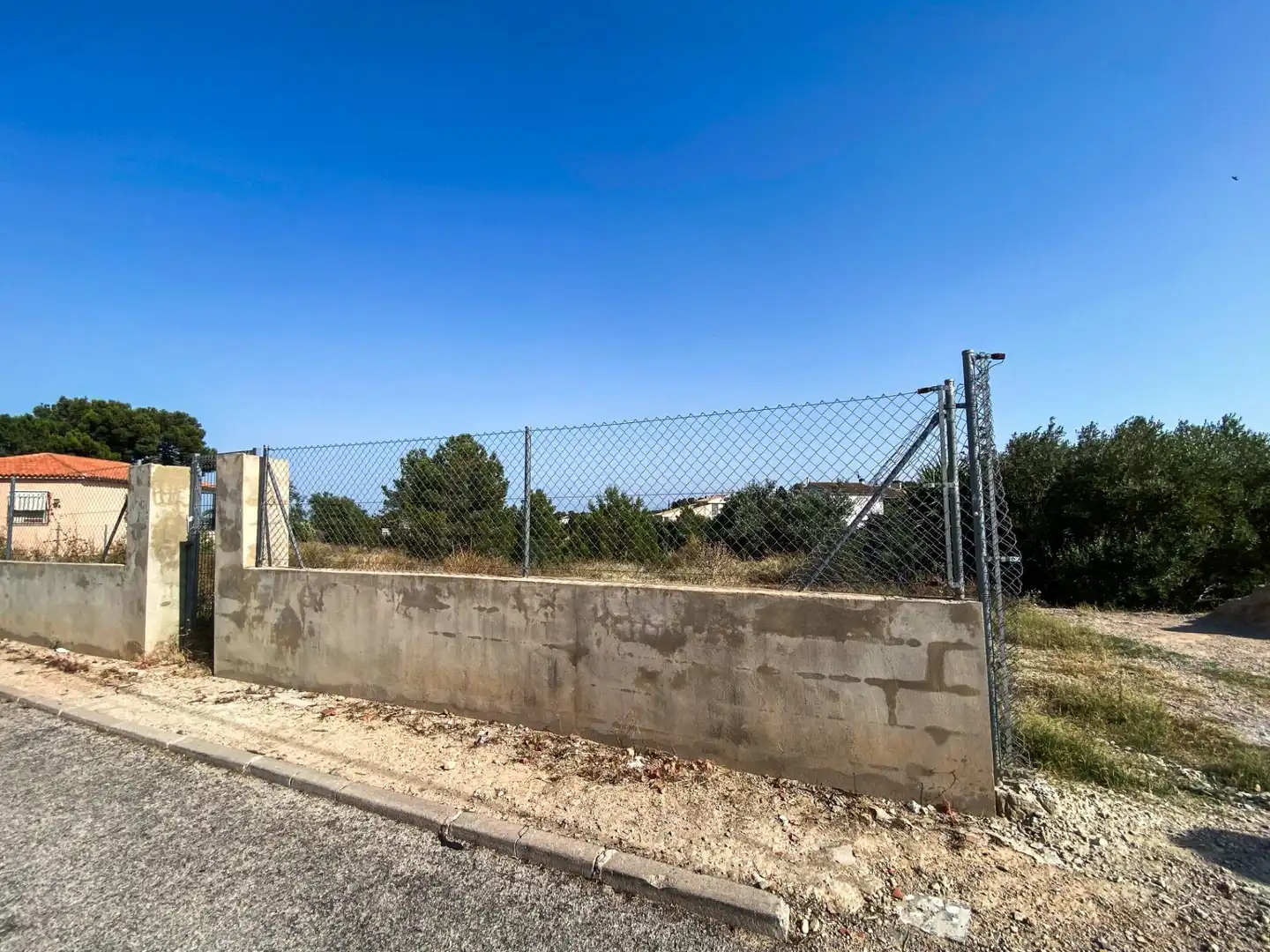 Residential land for sale in Calle Hermanos Quintero, imagen 3