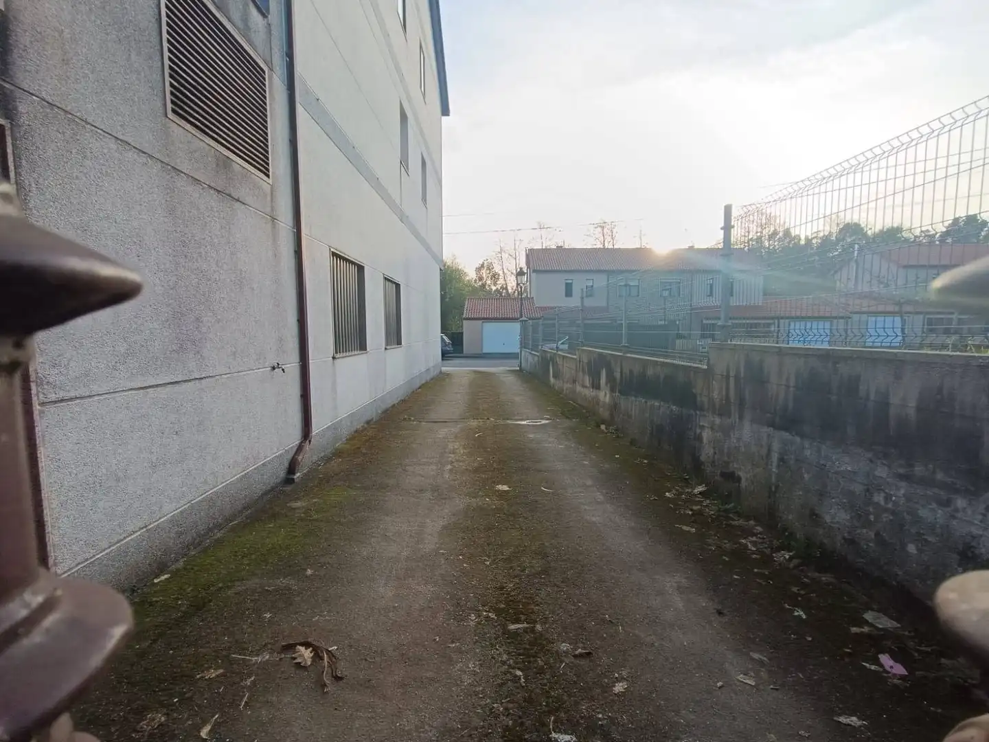 Außenansicht von Wohnung zum Verkauf in Touro mit Privatgarten, Terrasse und Abstellraum