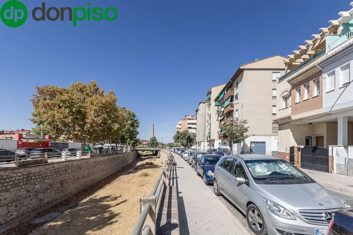 Houses for sale in Calle BADEN POWELL, 13, Barrio de Zaidín