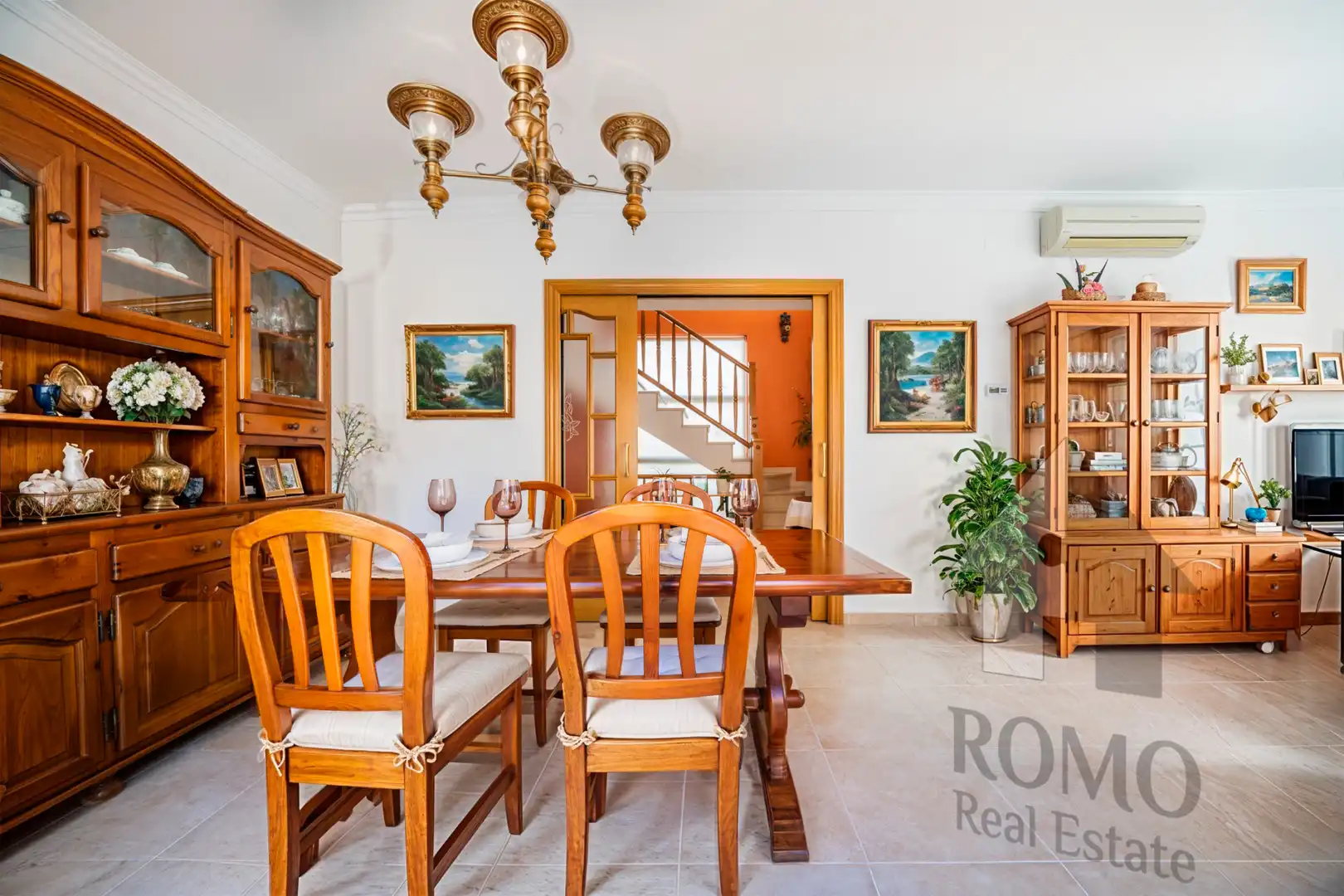 Comedor de Casa o chalet en venta en Santa Perpètua de Mogoda con Aire acondicionado, Calefacción y Terraza