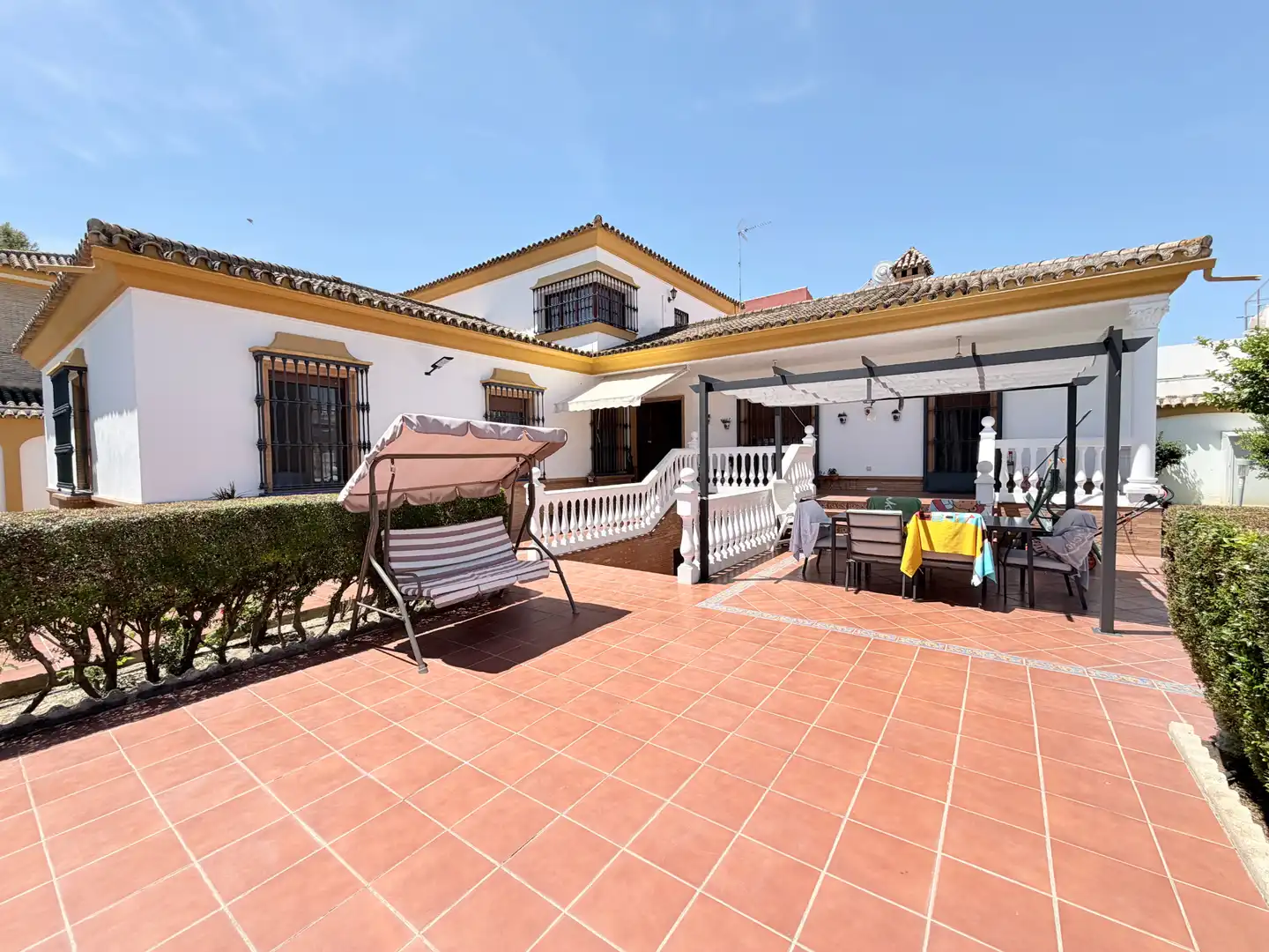 Terrassa de Casa o xalet en venda en Bormujos amb Aire condicionat, Jardí privat i Terrassa