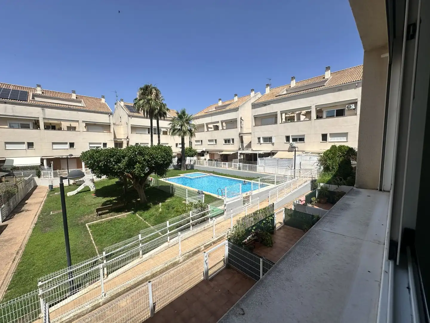 Vista exterior de Casa adosada de lloguer en Almenara amb Calefacció, Terrassa i Balcó