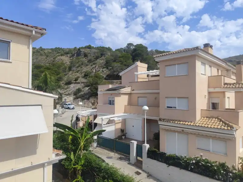 Vista exterior de Casa adosada en venta en Cullera con Aire acondicionado, Calefacción y Terraza