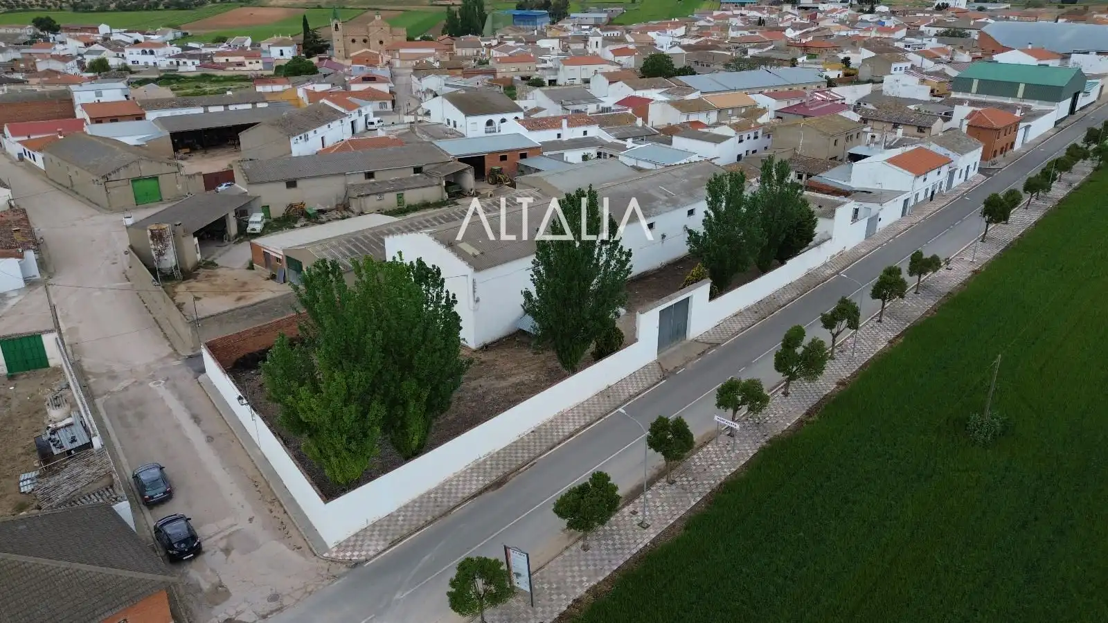 Vista exterior de Nave industrial en venta en Hontanaya