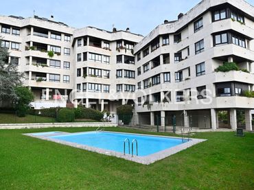 Piso con balcón en venta en Calle Valdenoja
