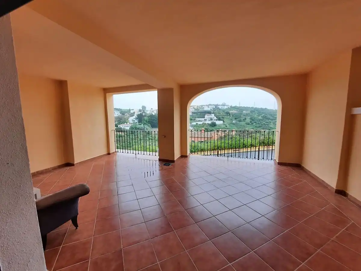 Apartamento con piscina en venta en Estepona Pueblo, imagen 4
