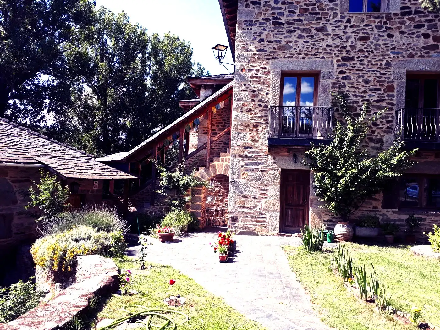 Vista exterior de Local en venda en Puebla de Sanabria