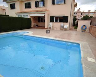 Piscina de Casa adosada en venda en Llucmajor amb Aire condicionat, Calefacció i Jardí privat