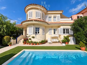 Casa pareada con balcón en venta en Mas d'En Serra - Els Cards