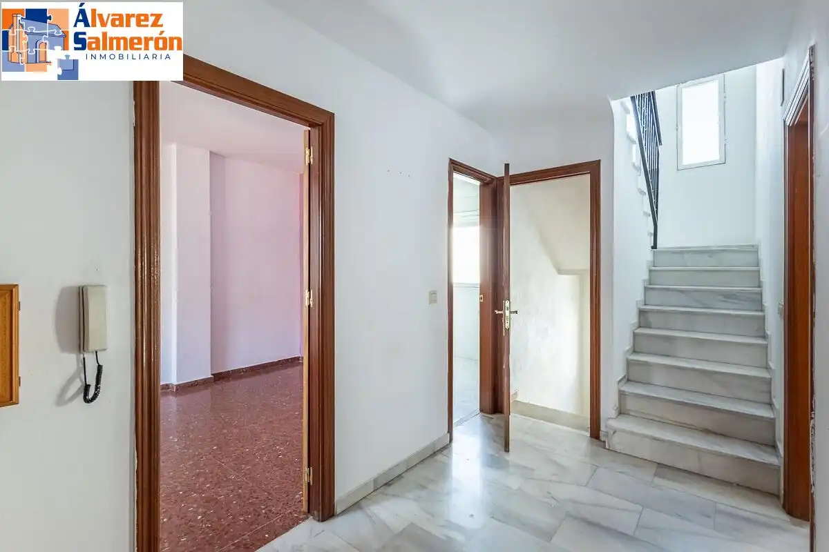 Casa adosada en venta en Huétor Vega con Terraza