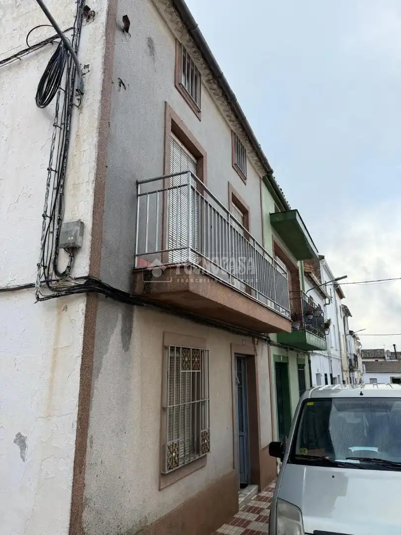 Exterior view of Houses for sale in Baeza  with Furnished and Balcony