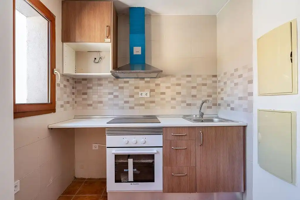 Kitchen of Office for sale in Granada