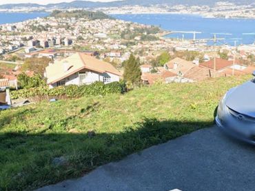 Terreny residencial en venda a Camiño da Traída das Augas